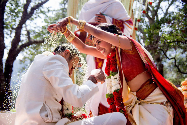 A joyful Indian wedding ceremony | How To Tip Wedding Vendors